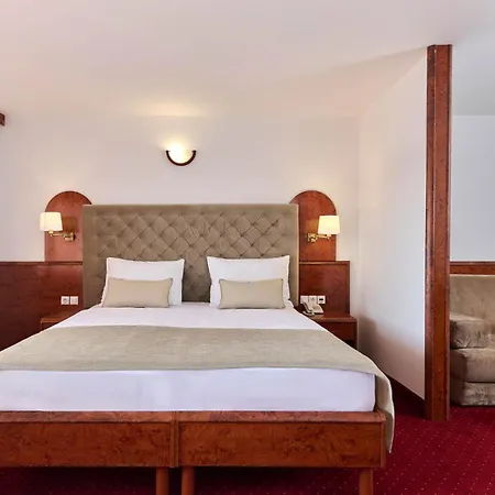 Hotel Mediteran 3*